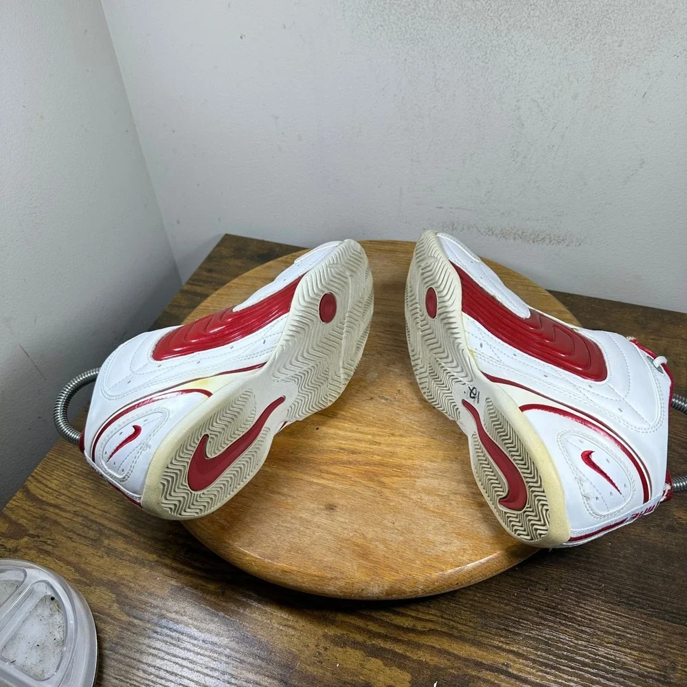 Nike Vintage 2004 White Red Athletic Sneakers 308648-111 Womens 7